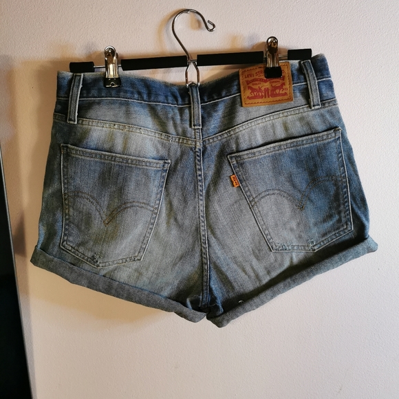 Levis NWOT Cutoff Denim Shorts - Picture 2 of 4